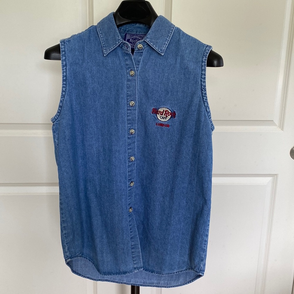 Vintage London Hard Rock Cafe Sleeveless Denim Shirt – Women’s Large
